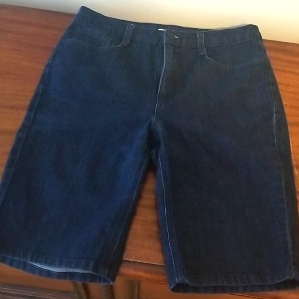 Knee length dark denim Jones NY shorts